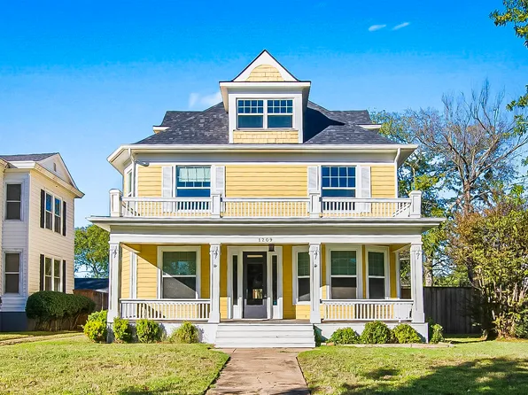 1209 W Gandy St, Denison, TX 75020