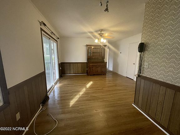 3rd image of 4905 Berry Dr