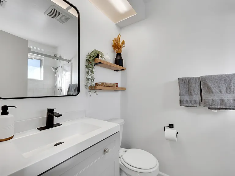 535 N Cerritos Ave — Photo 12