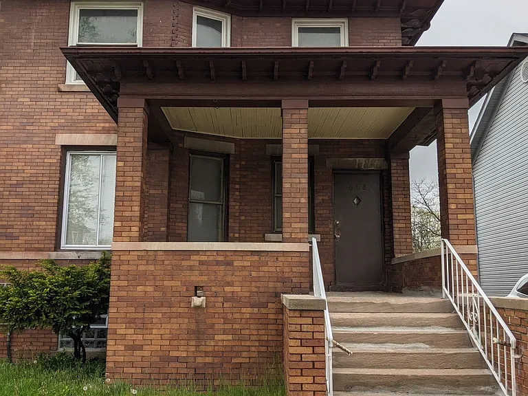 668 Pingree St — Photo 2