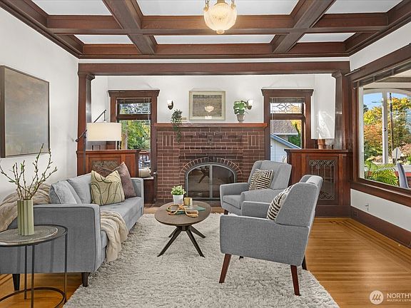 4th image of 3222 41st Avenue SW