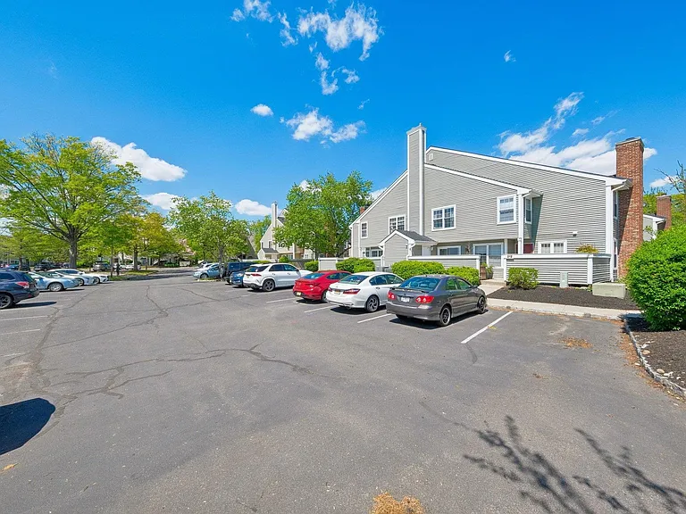 212 Westchester Ct #8 — Photo 26