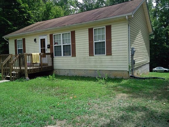 3rd image of 16277 Woodlands Dr
