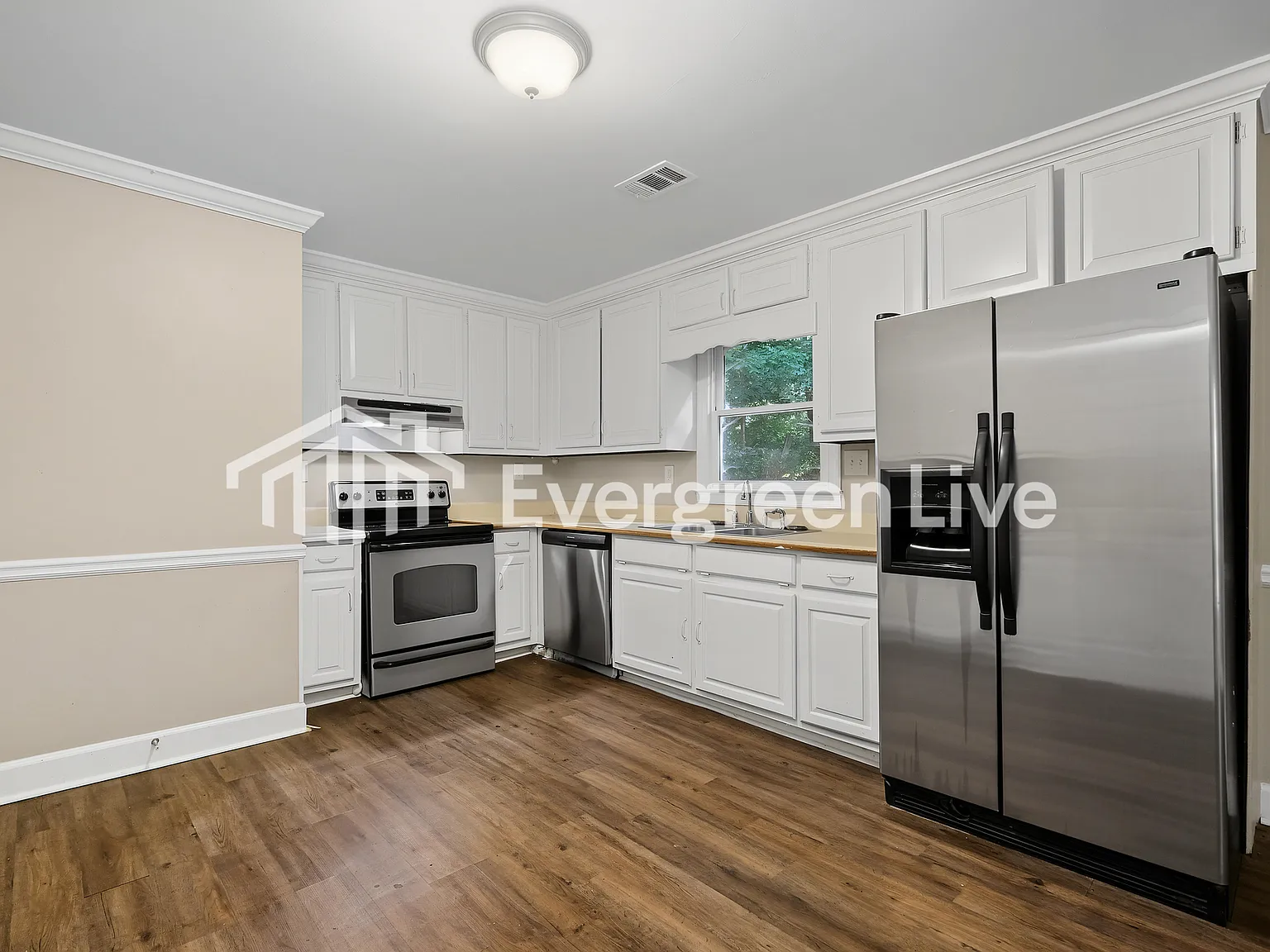 4 bed, 2.5 bath, 2088 sqft, $2,245 — Photo 3