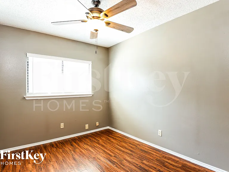 6907 Saharastone Dr — Photo 12