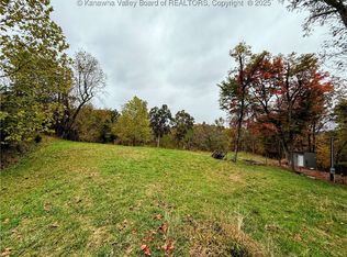 15374 Redmond Ridge Rd, Gallipolis Ferry, WV 25515