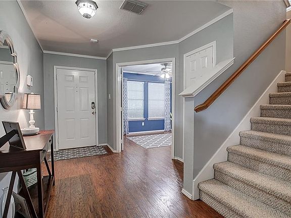 4th image of 2801 Bluffs Ct