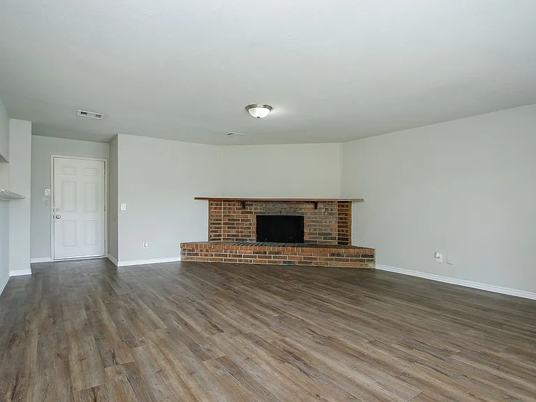 17626 Bullis Gap Dr — Photo 6