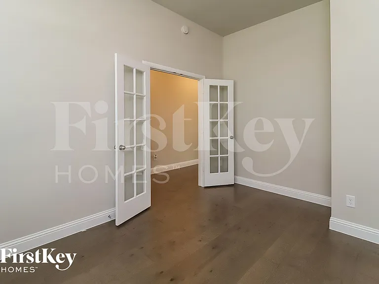 129 Independence — Photo 12