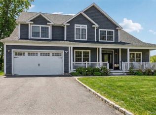 9 Saber Lane, Kings Park, NY 11754