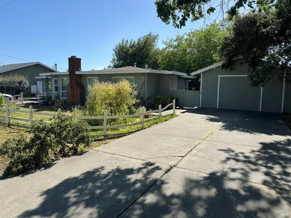 231 Bluebird Drive, Windsor, CA 95492