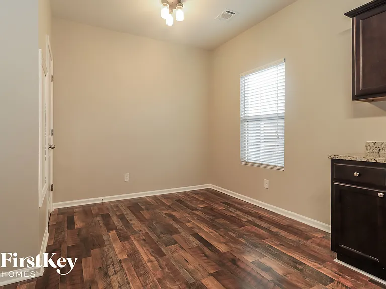 109 Caledonian Cir — Photo 6