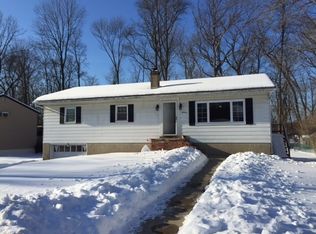 18 Spruce Dr, Green Twp, NJ 07821