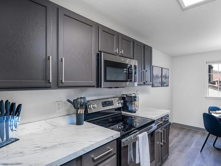1430 3rd Ave E #4 — Photo 4