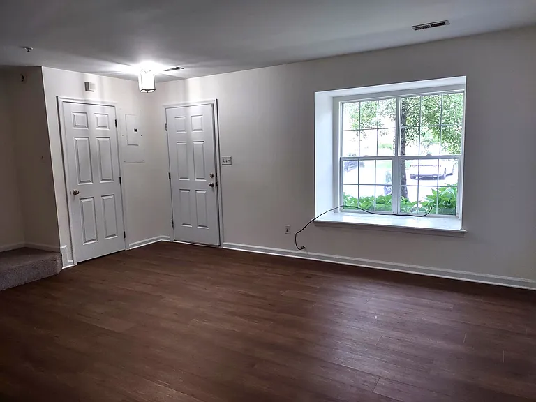 34 Chartwell Ct — Photo 4
