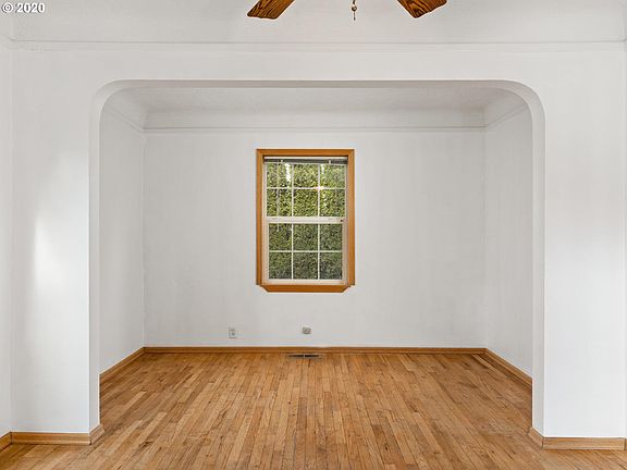 4th image of 9034 N Portsmouth Ave