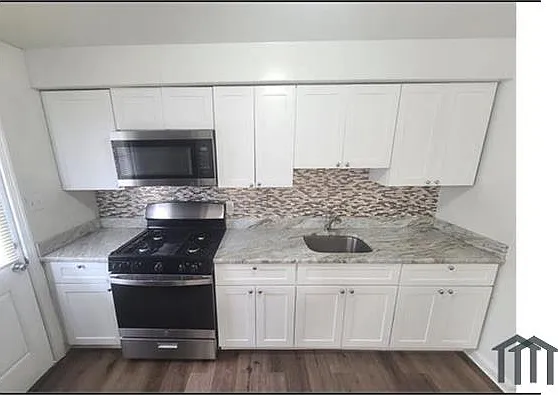 4 bed, $2,500 — Photo 3