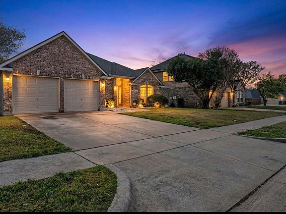 2nd image of 2202 Richmond Cir