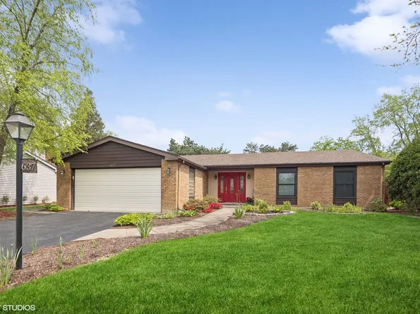 637 Newport Ave, Westmont, IL 60559