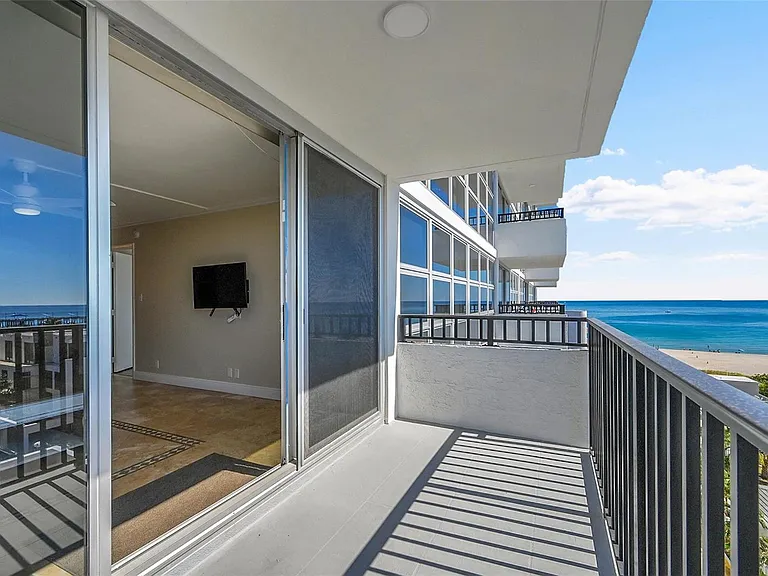 525 N Ocean Blvd #919 — Photo 23