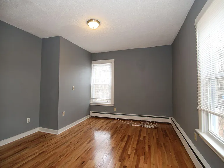 176 Bassett — Photo 16