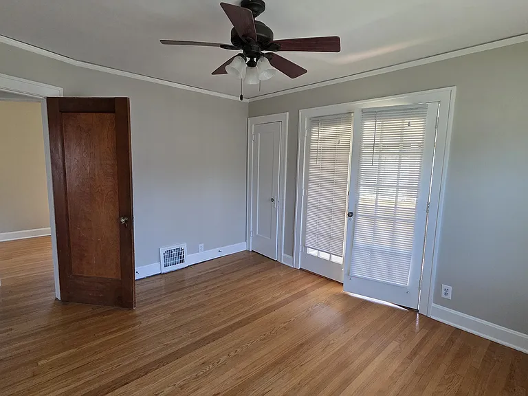 1432 W 48th St #1 — Photo 10