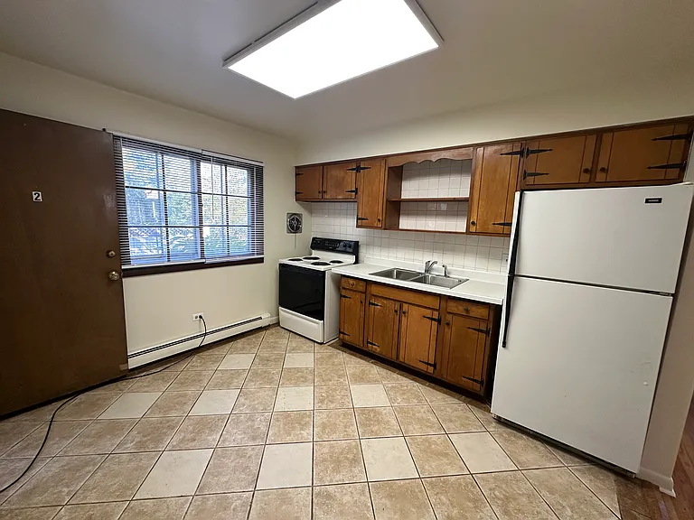 516 Lake Ave #2 — Photo 3