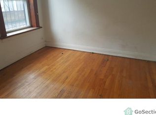 2045 W Howard St, Chicago, IL 60645
