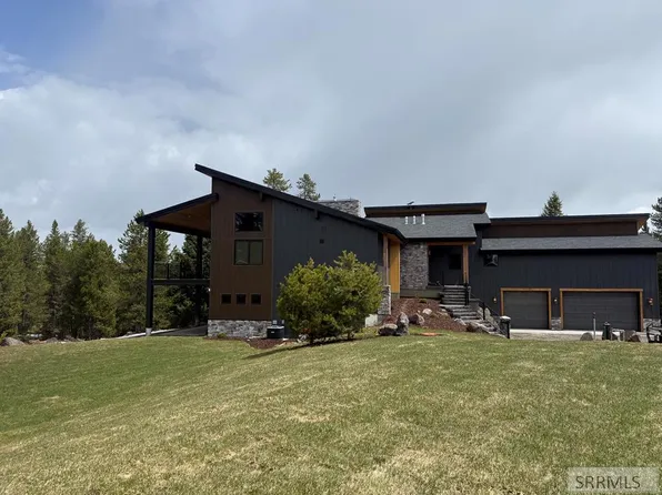 3614 Redtail St, Island Park, ID 83429