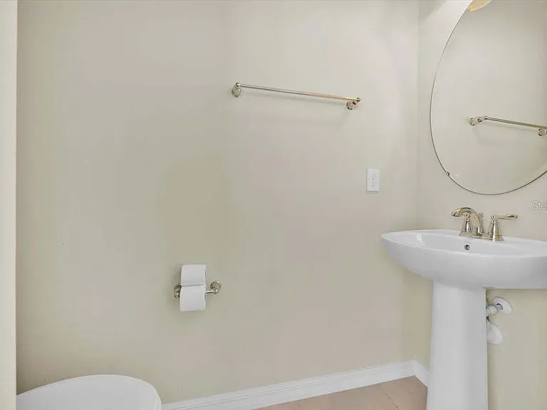 372A Pacific Ln — Photo 18