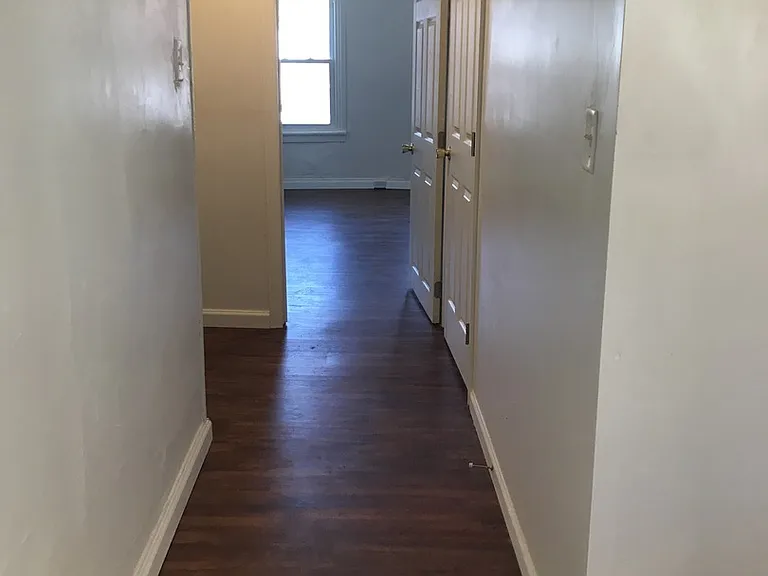 239 S Queen St — Photo 7