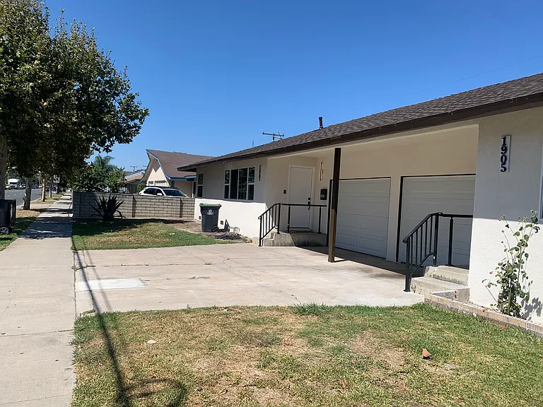 1905 N Bristol St — Photo 5