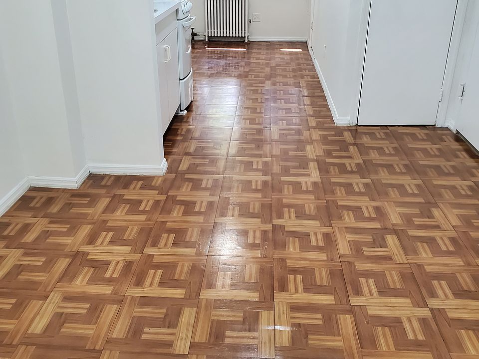 2nd image of 314 E 6th St APT D1