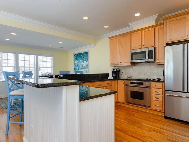 105 Dow Ave #A — Photo 12
