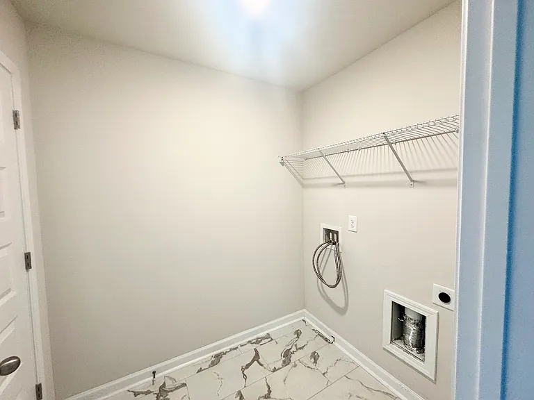 109 Denmon Ct — Photo 16