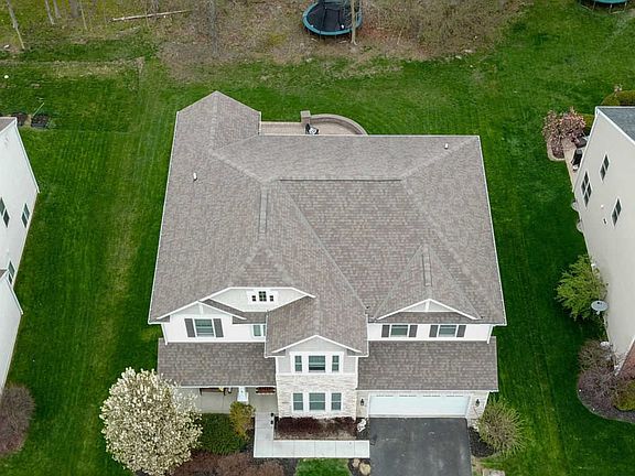 3rd image of 921 Kentucky Cir