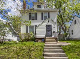 707 Johnson St, Waterloo, IA 50702