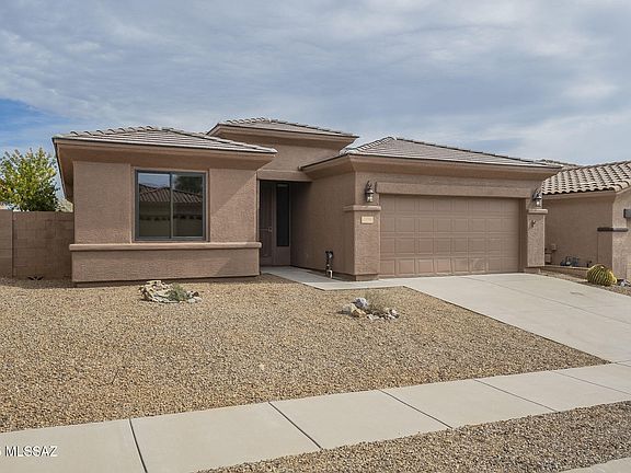2nd image of 2204 N Avenida Del Petalo