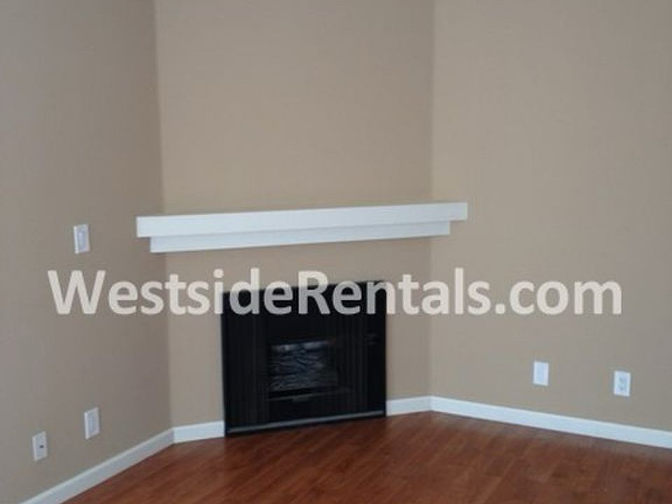 1st image of 12241 Moorpark St APT 1