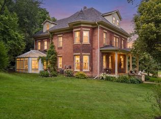 212 N 6th St, Henderson, MN 56044