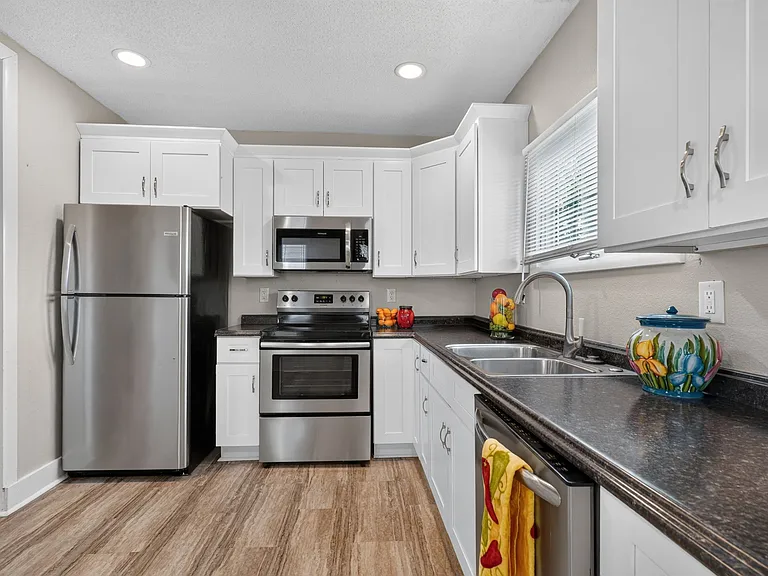 1613 Fletcher Ave — Photo 15