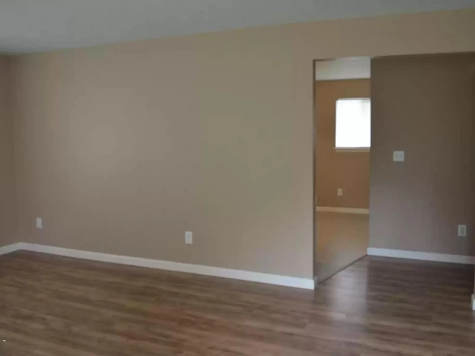 907 NE Grant St — Photo 4