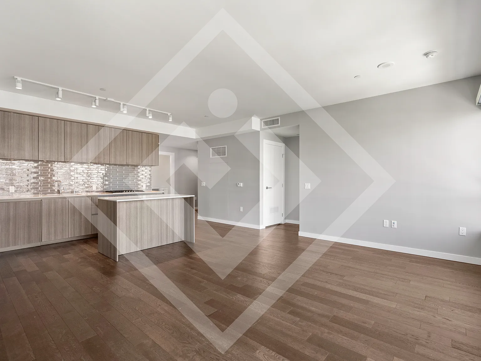 2 bed, 1101 sqft, $7,650 — Photo 4