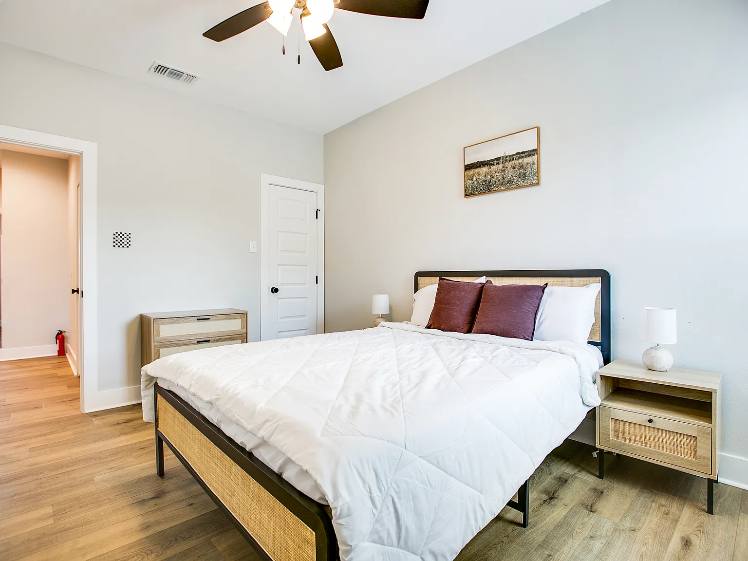 3 bed, 2.5 bath, 900 sqft, $4,500 — Photo 3