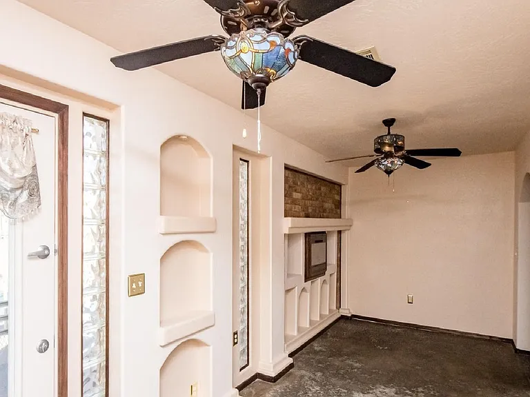 3967 Breakwater Dr — Photo 9