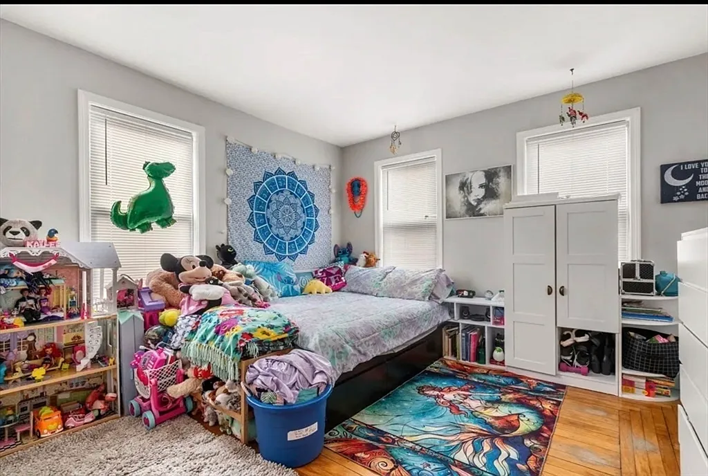 3 bed, 1.0 bath, $2,400 — Photo 4