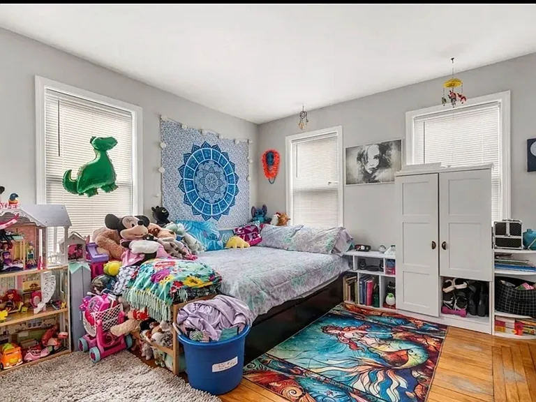 35 Circular St #2 — Photo 4
