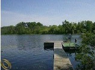 5660 Glen Eagles Dr, West Bloomfield, MI 48323