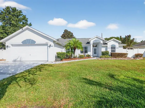 2993 W Beaumont Ln, Eustis, FL 32726