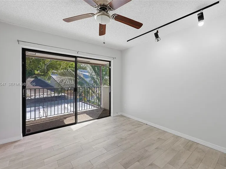 6929 SW 38th St #Townhouse 2-L — Photo 6